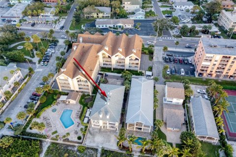 Condo in Indian Rocks Beach, Florida, 2 bedrooms № 2118600 - photo 20