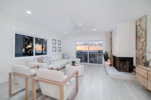 Condo in Indian Rocks Beach, Florida, 2 bedrooms № 2118600 - photo 4