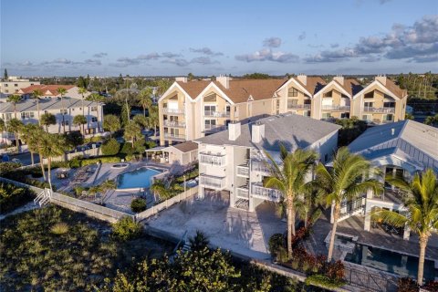 Condo in Indian Rocks Beach, Florida, 2 bedrooms № 2118600 - photo 24