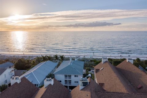 Condo in Indian Rocks Beach, Florida, 2 bedrooms № 2118600 - photo 22