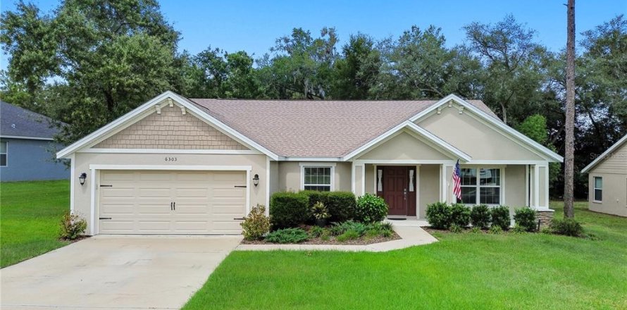 House in Ocala, Florida 3 bedrooms, 177.16 sq.m. № 1905525
