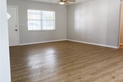 House in Edgewater, Florida 3 bedrooms, 114.46 sq.m. № 1769064 - photo 6