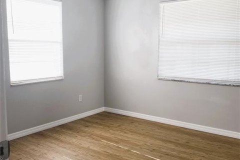 House in Edgewater, Florida 3 bedrooms, 114.46 sq.m. № 1769064 - photo 11