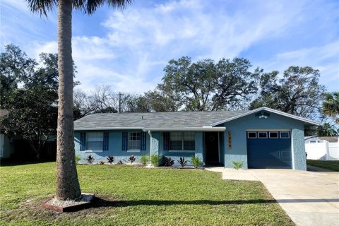 House in Edgewater, Florida 3 bedrooms, 114.46 sq.m. № 1769064 - photo 1