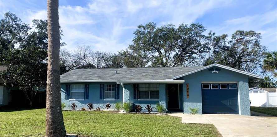 House in Edgewater, Florida 3 bedrooms, 114.46 sq.m. № 1769064