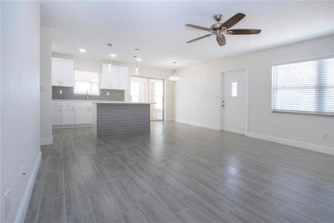 Condo in Sun City Center, Florida, 2 bedrooms  № 1774666 - photo 19
