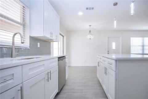 Condo in Sun City Center, Florida, 2 bedrooms  № 1774666 - photo 25