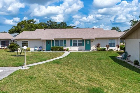 Condo in Sun City Center, Florida, 2 bedrooms  № 1774666 - photo 4
