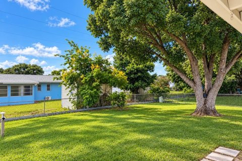 Villa ou maison à louer à Deltona, Floride: 1 chambre, 64.47 m2 № 2426011 - photo 8