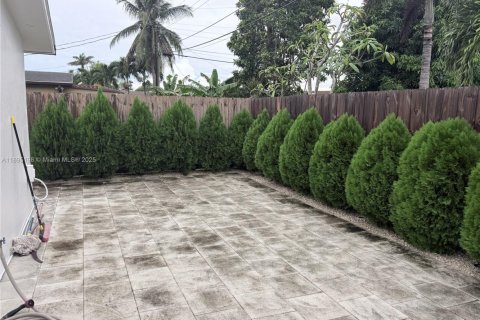 Villa ou maison à vendre à Hollywood, Floride: 3 chambres, 170.01 m2 № 1948274 - photo 18
