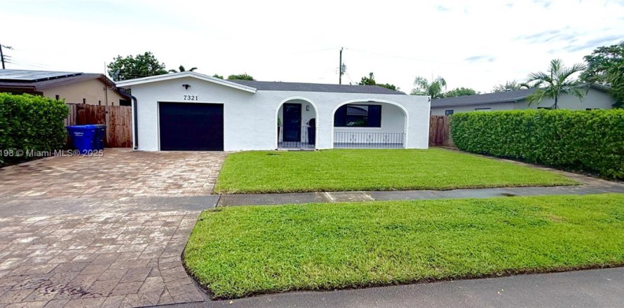 Villa ou maison à Hollywood, Floride 3 chambres, 170.01 m2 № 1948274