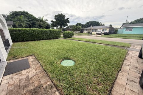 Villa ou maison à vendre à Hollywood, Floride: 3 chambres, 170.01 m2 № 1948274 - photo 27