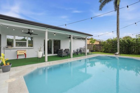 House in Sunrise, Florida 3 bedrooms, 148.64 sq.m. № 2069553 - photo 23