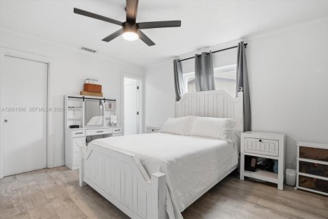 House in Sunrise, Florida 3 bedrooms, 148.64 sq.m. № 2069553 - photo 16