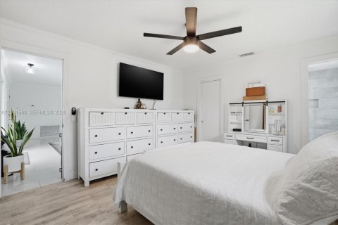 House in Sunrise, Florida 3 bedrooms, 148.64 sq.m. № 2069553 - photo 17