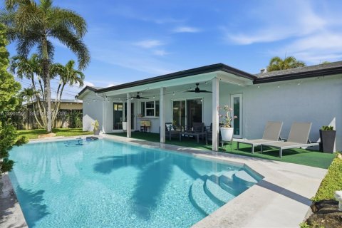 House in Sunrise, Florida 3 bedrooms, 148.64 sq.m. № 2069553 - photo 30