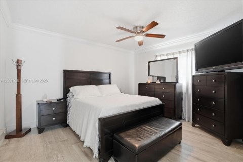 House in Sunrise, Florida 3 bedrooms, 148.64 sq.m. № 2069553 - photo 19