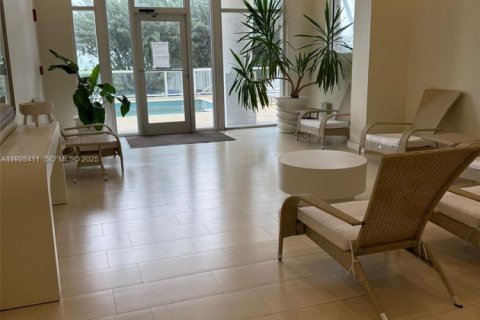 Condominio en venta en Surfside, Florida, 1 dormitorio, 74.32 m2 № 1986783 - foto 19