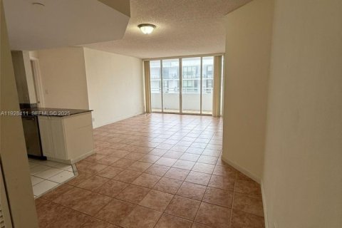 Condominio en venta en Surfside, Florida, 1 dormitorio, 74.32 m2 № 1986783 - foto 4