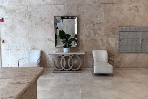 Condominio en venta en Surfside, Florida, 1 dormitorio, 74.32 m2 № 1986783 - foto 16