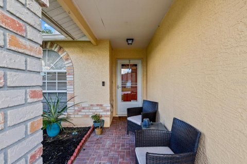 House in New Port Richey, Florida 3 bedrooms, 163.42 sq.m. № 2422742 - photo 23