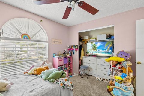 House in New Port Richey, Florida 3 bedrooms, 163.42 sq.m. № 2422742 - photo 16