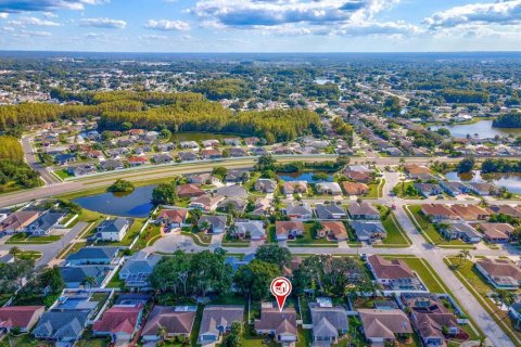 House in New Port Richey, Florida 3 bedrooms, 163.42 sq.m. № 2422742 - photo 27