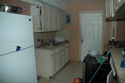 Villa ou maison à vendre à Florida City, Floride: 3 chambres, 83.61 m2 № 1989719 - photo 3