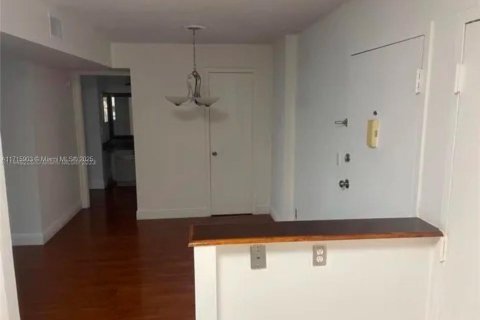 Condo in Plantation, Florida, 2 bedrooms  № 1467652 - photo 7