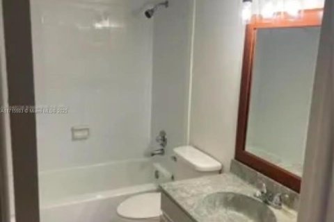 Condo in Plantation, Florida, 2 bedrooms  № 1467652 - photo 4