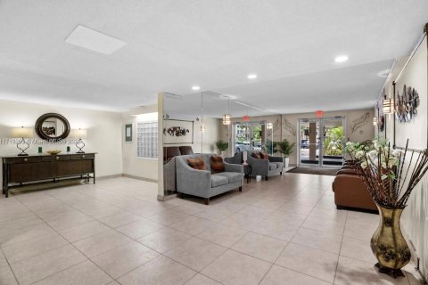 Condo in Plantation, Florida, 2 bedrooms  № 1467652 - photo 23
