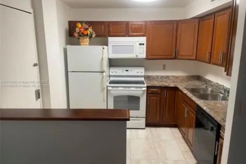 Condo in Plantation, Florida, 2 bedrooms  № 1467652 - photo 3