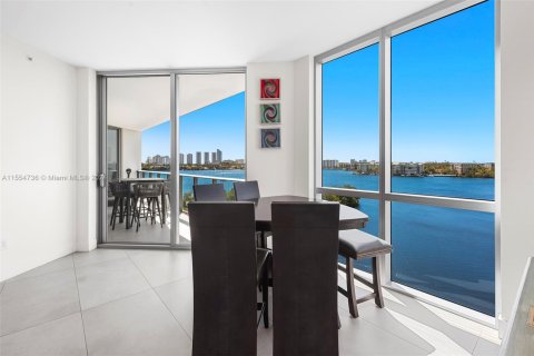 Condo in North Miami Beach, Florida, 3 bedrooms  № 1812272 - photo 5