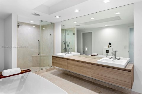 Condo in North Miami Beach, Florida, 3 bedrooms  № 1812272 - photo 22