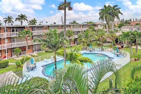 Condominio en venta en Hallandale Beach, Florida, 1 dormitorio, 60.39 m2 № 1942479 - foto 25