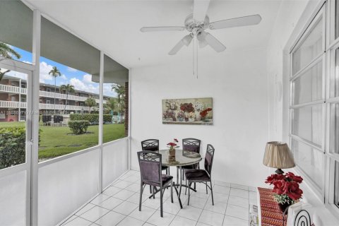 Condominio en venta en Hallandale Beach, Florida, 1 dormitorio, 60.39 m2 № 1942479 - foto 16
