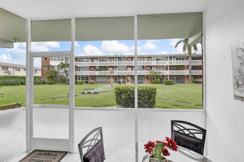 Condominio en venta en Hallandale Beach, Florida, 1 dormitorio, 60.39 m2 № 1942479 - foto 18