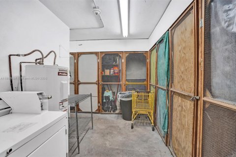 Condominio en venta en Hallandale Beach, Florida, 1 dormitorio, 60.39 m2 № 1942479 - foto 27