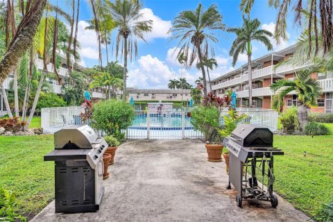 Condominio en venta en Hallandale Beach, Florida, 1 dormitorio, 60.39 m2 № 1942479 - foto 29