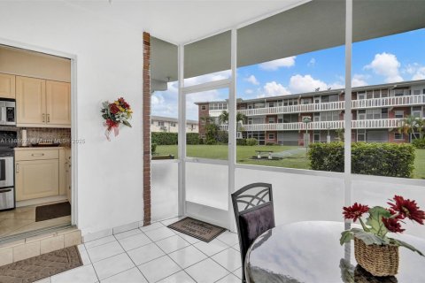Condominio en venta en Hallandale Beach, Florida, 1 dormitorio, 60.39 m2 № 1942479 - foto 17