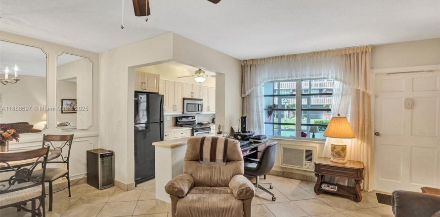 Condominio en Hallandale Beach, Florida, 1 dormitorio  № 1942479
