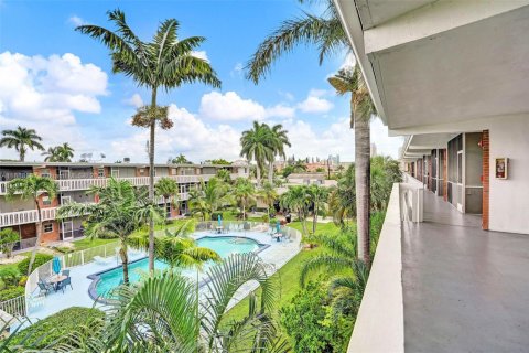 Condominio en venta en Hallandale Beach, Florida, 1 dormitorio, 60.39 m2 № 1942479 - foto 23