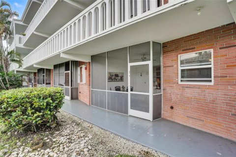 Condominio en venta en Hallandale Beach, Florida, 1 dormitorio, 60.39 m2 № 1942479 - foto 19