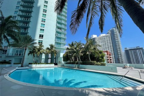Copropriété à vendre à Miami, Floride: 2 chambres, 109.62 m2 № 2065092 - photo 4