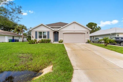 Villa ou maison à vendre à Sebastian, Floride: 4 chambres, 171.96 m2 № 2385537 - photo 2