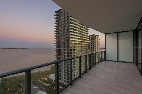 Condo in Tampa, Florida, 3 bedrooms  № 2221570 - photo 9