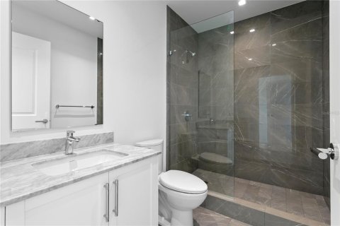 Condo in Tampa, Florida, 3 bedrooms  № 2221570 - photo 27