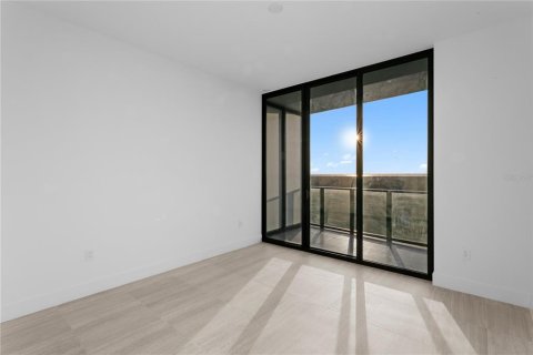 Condo in Tampa, Florida, 3 bedrooms  № 2221570 - photo 29