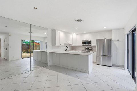 Adosado en venta en Boynton Beach, Florida, 2 dormitorios, 139.35 m2 № 2189887 - foto 10