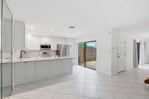 Adosado en venta en Boynton Beach, Florida, 2 dormitorios, 139.35 m2 № 2189887 - foto 11